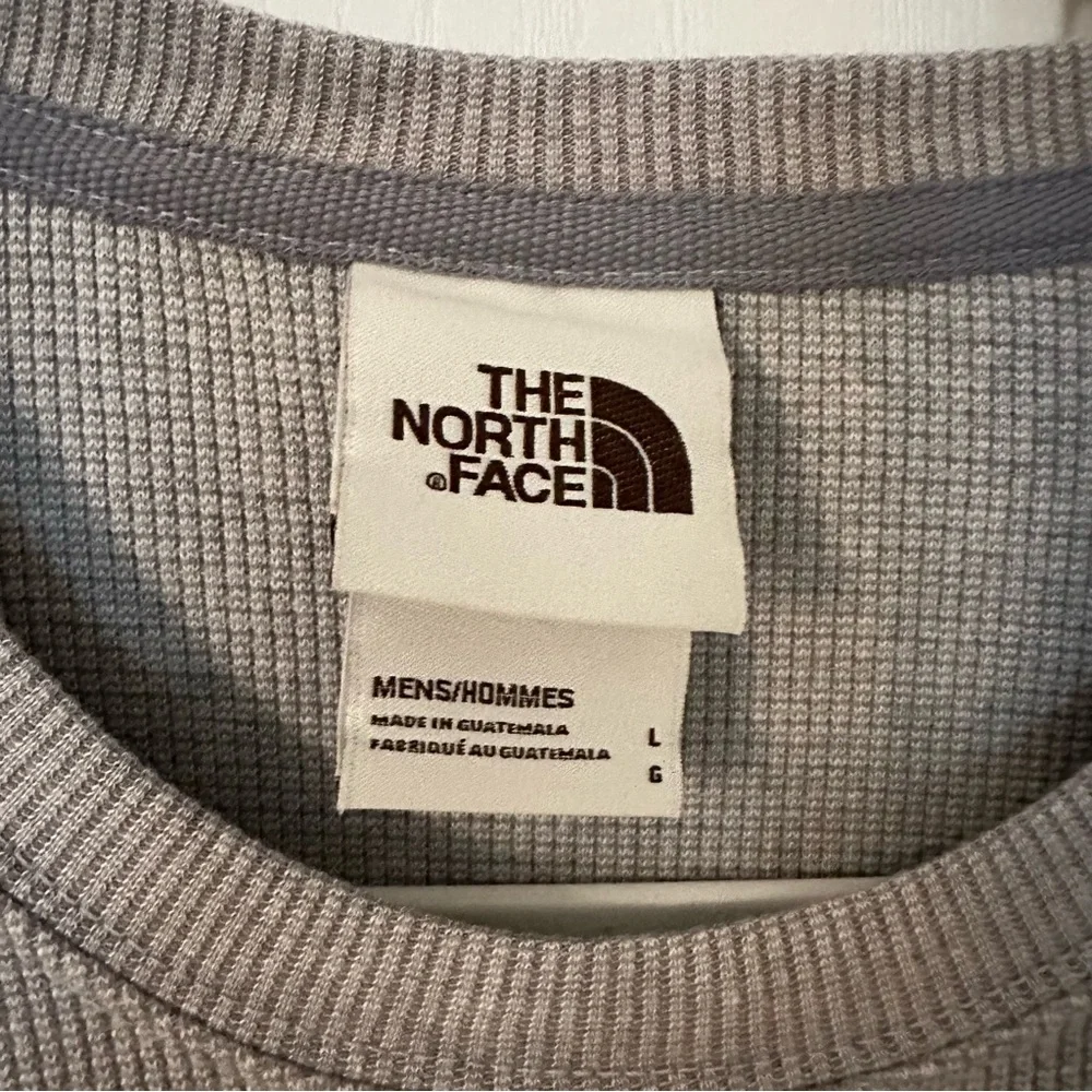 The North Face Mens All Season Waffle Thermal Shirt Gray Large
